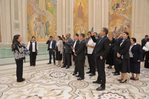 O‘qituvchilar Islom sivilizatsiya markaziga sayohat qilishdi