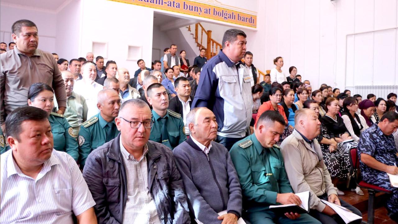 The Minister of Internal Affairs of the Republic of Karakalpakstan, Colonel Bakhtiyar Torebekov, held a meeting in Kegeili district on preparing for the autumn-winter season