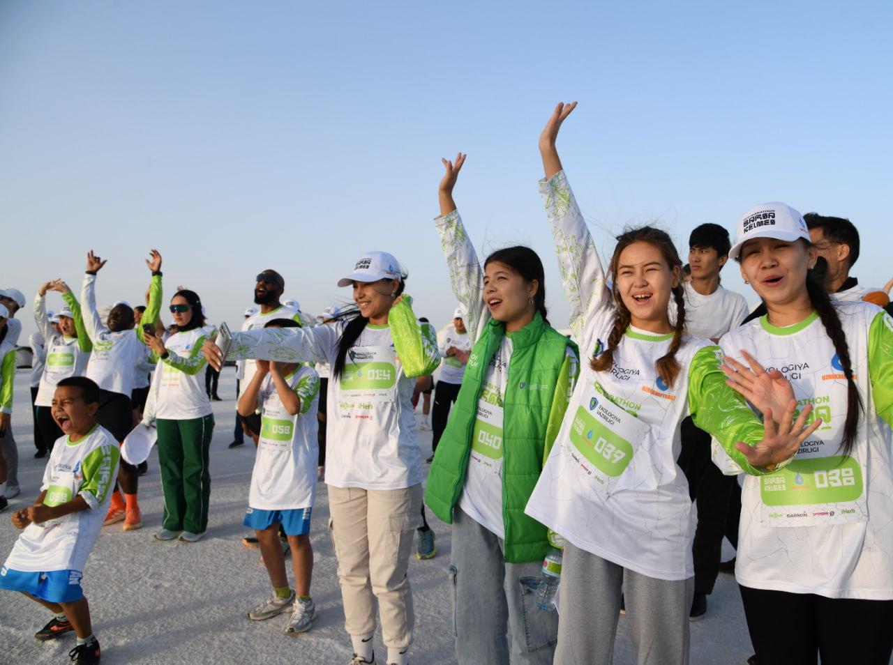 Snow-white desert running: Eco Marathon in Barsa-kelmes has attracted international attention