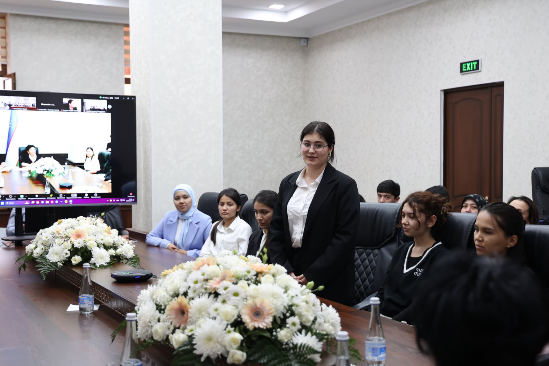 Rahbar va yoshlar uchrashuvi bo‘lib o‘tdi