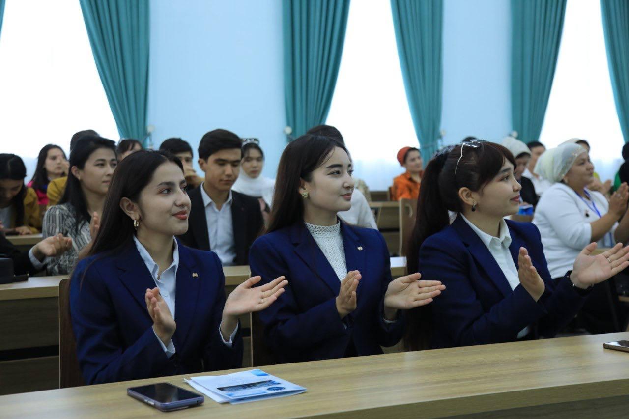 English Language Olympiad for the Rector's Prize of the Andijan State Institute of Foreign Languages was held