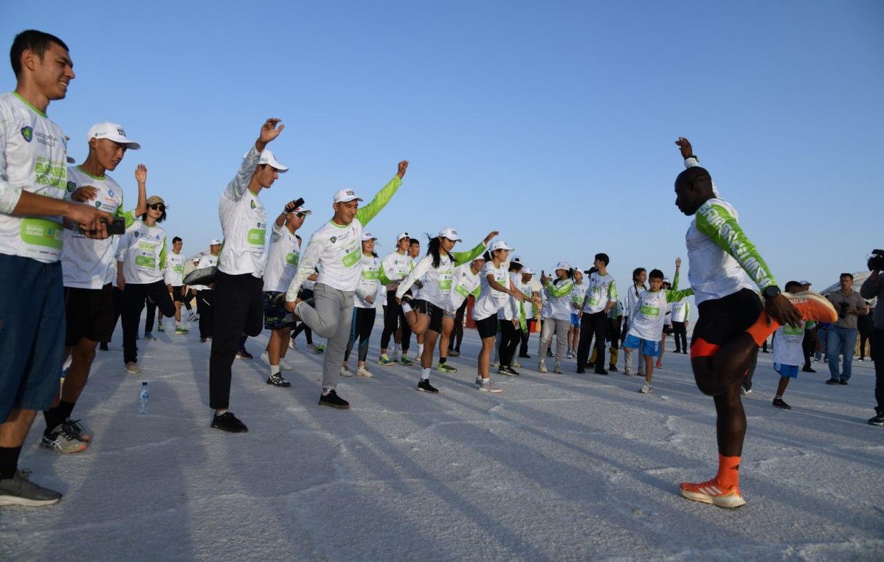 Snow-white desert running: Eco Marathon in Barsa-kelmes has attracted international attention