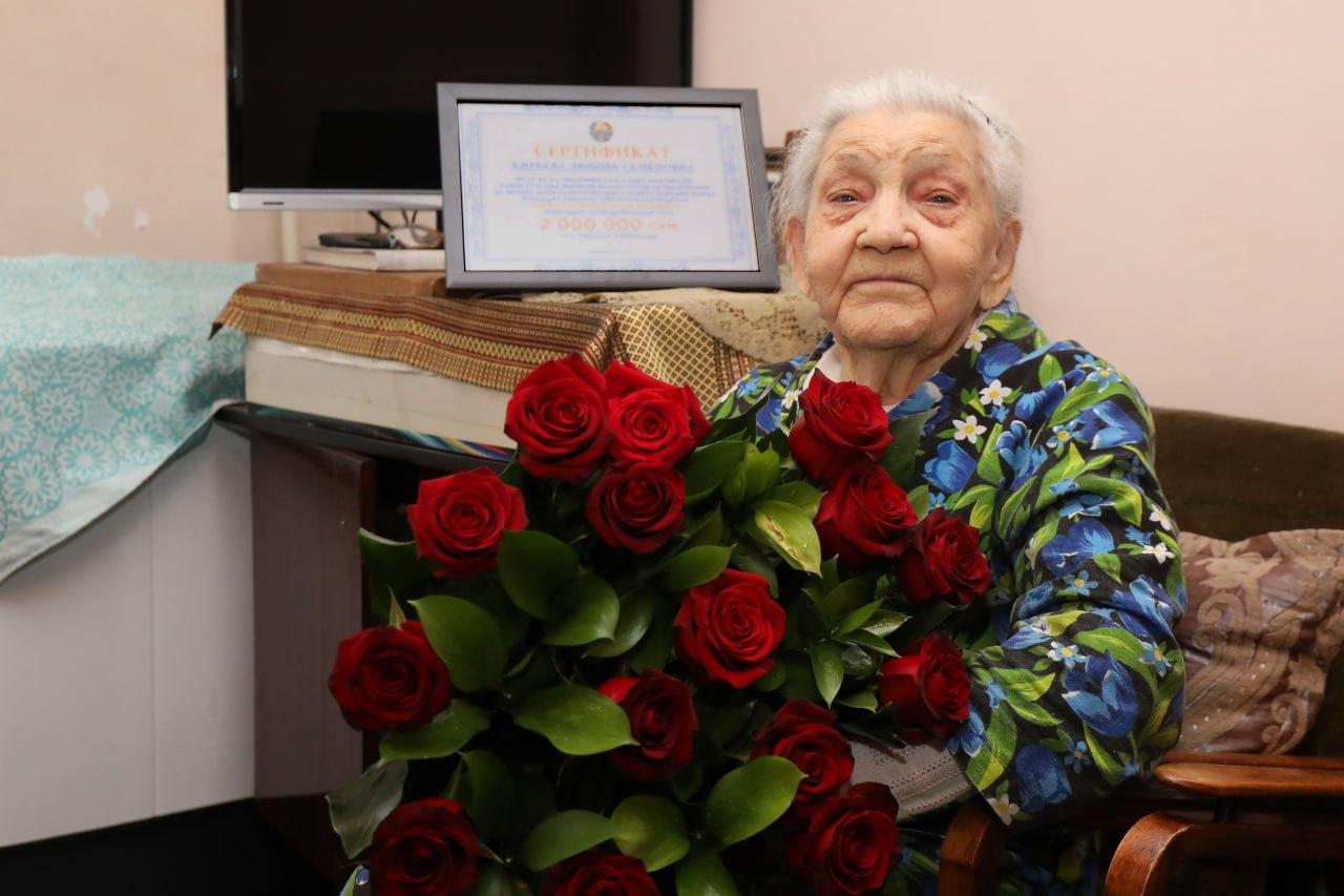 The Minister of Internal Affairs, Lieutenant-General Pulat Bobojonov, and field officials are visiting veterans and elders who served in the Second World War