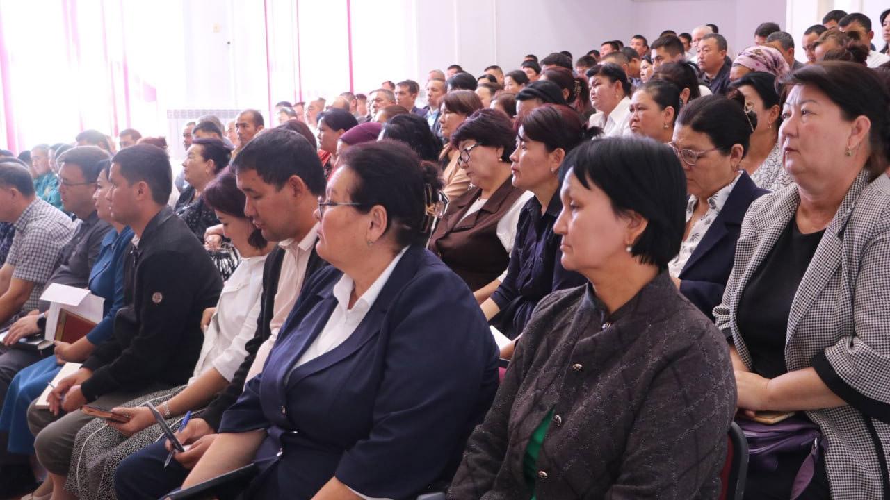 The Minister of Internal Affairs of the Republic of Karakalpakstan, Colonel Bakhtiyar Torebekov, held a meeting in Kegeili district on preparing for the autumn-winter season