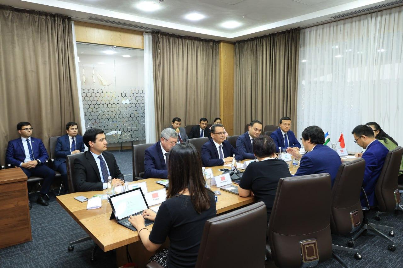 A meeting with the delegation of Xi'an Jiaotong University was held