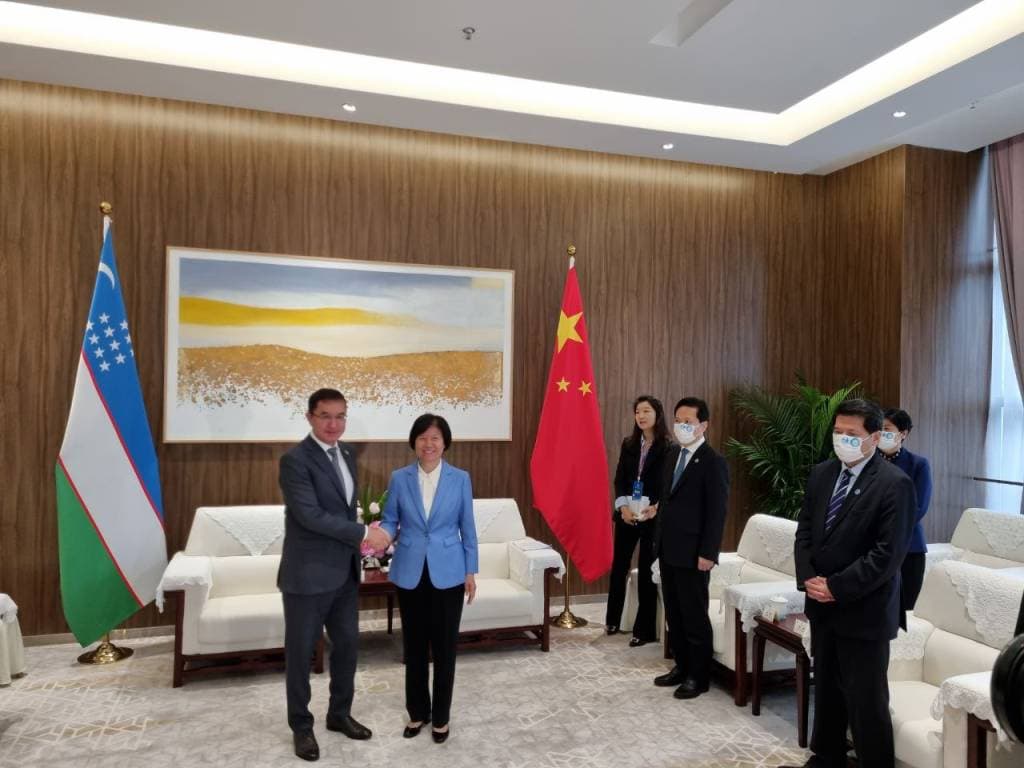 Жамшид Қўчқоров ШҲТ қўмита раиси билан учрашди