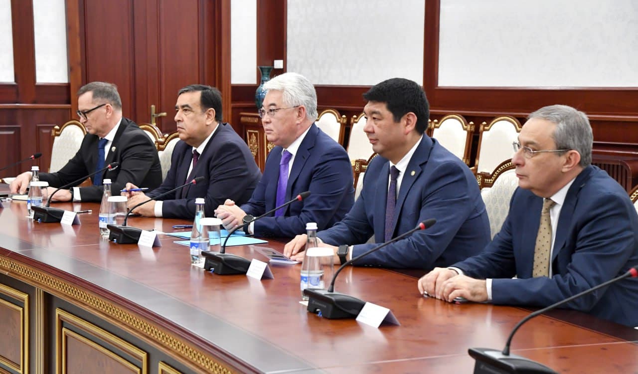 Глава МИД Узбекистана принял послов Казахстана, Кыргызской Республики, Таджикистана, Украины и Грузии