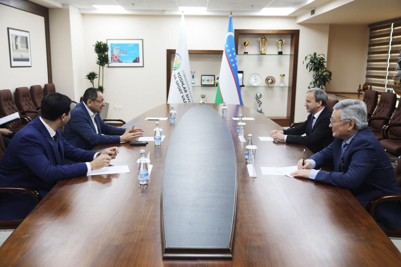 Yoshlar siyosati va sport vaziri FIDE prezidenti bilan uchrashdi