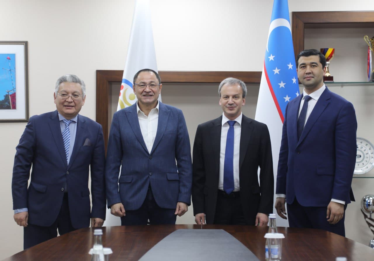 Yoshlar siyosati va sport vaziri FIDE prezidenti bilan uchrashdi