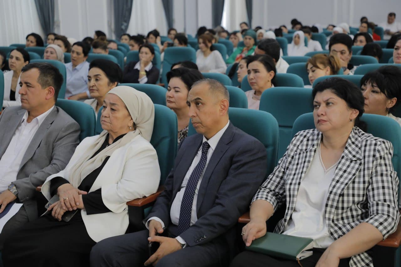 "Янги Ўзбекистон - маърифатли жамият" тамойили асосида хотин-қизларимизнинг жамиятдаги ўрнига бағишланган семинар