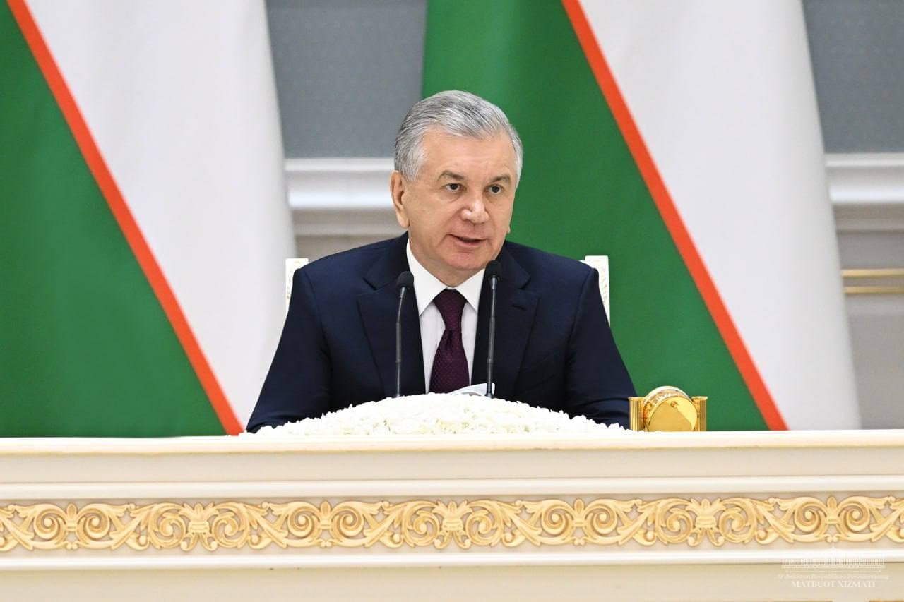 Президент жаслар менен сөйлести