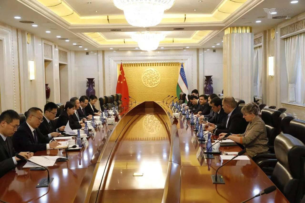 Илҳом Махкамов Хитой транспорт вазири Ли Сяопен билан учрашди