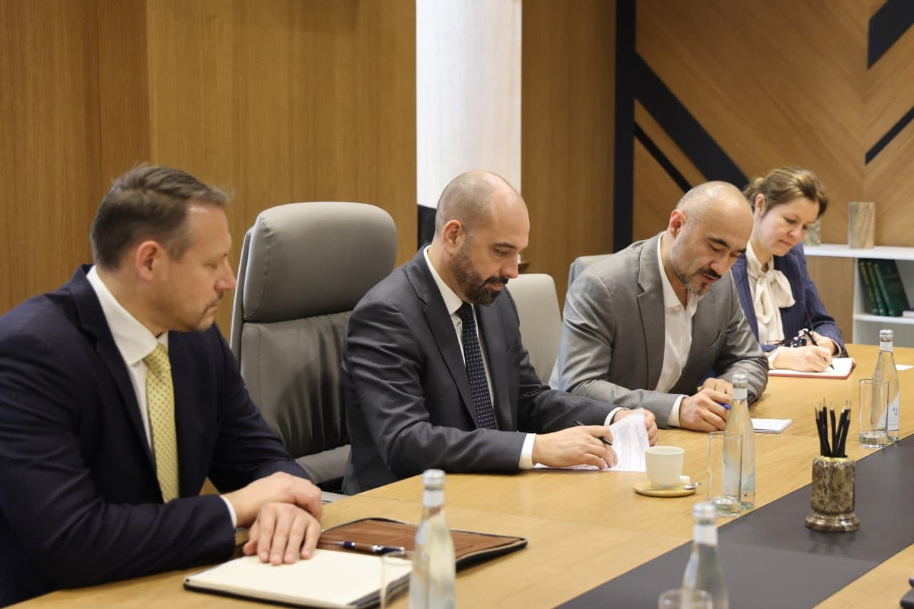 Vazir Kanadaning O‘zbekistondagi elchisi bilan uchrashdi