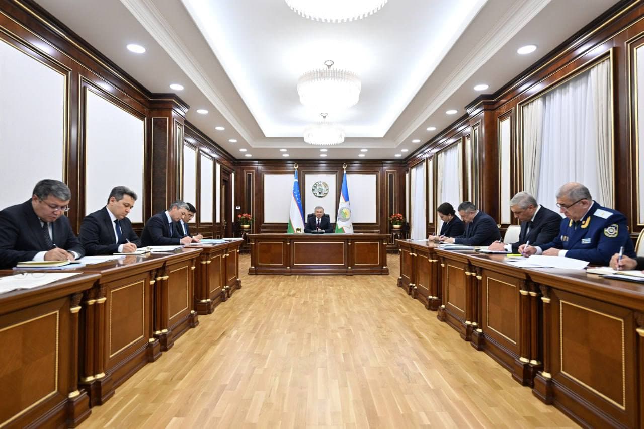 Суд жумысын және де жақсылаў мәселелери көрип шығылды