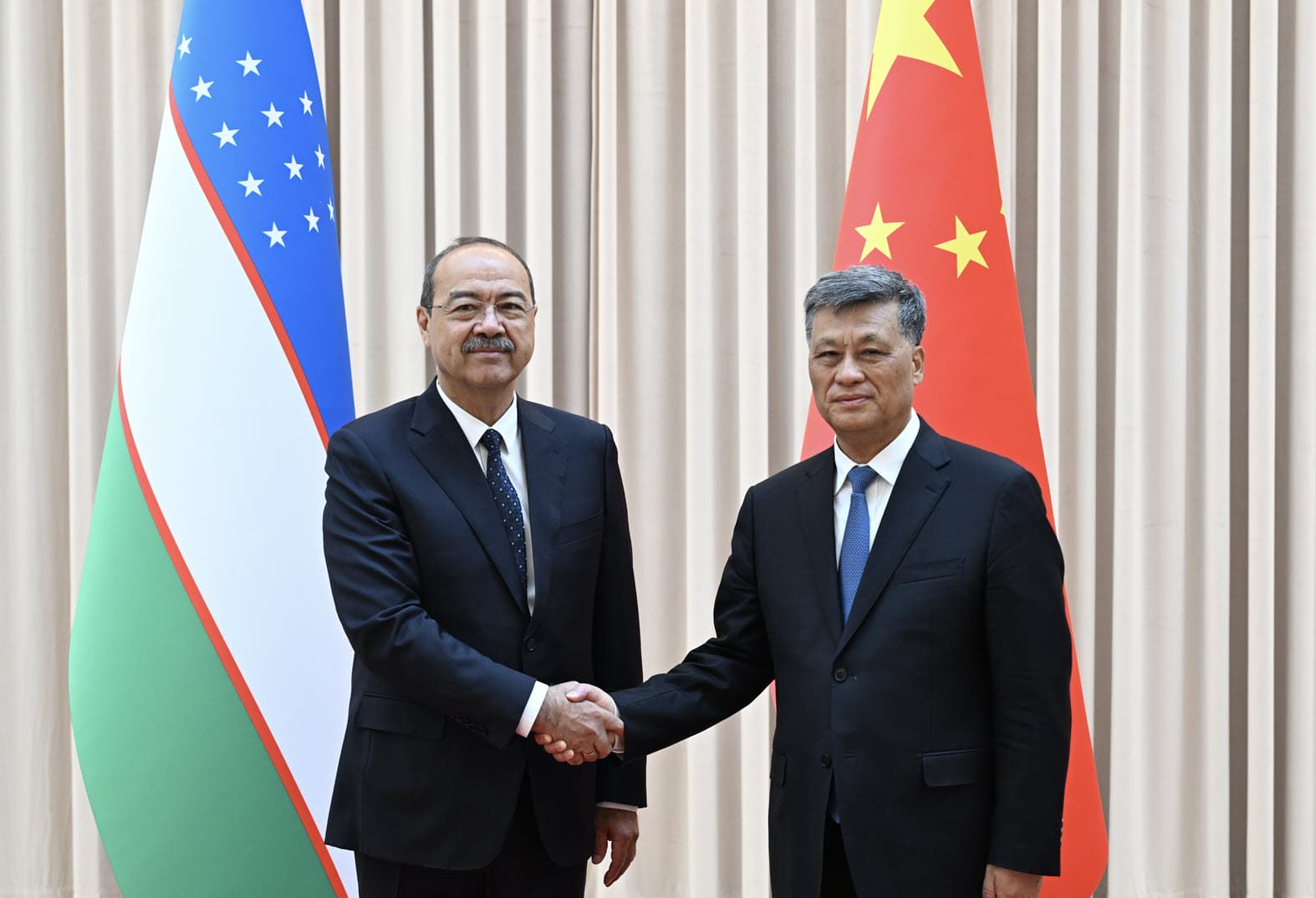 O‘zbekiston hukumati delegatsiyasi Urumchi shahriga tashrif buyurdi