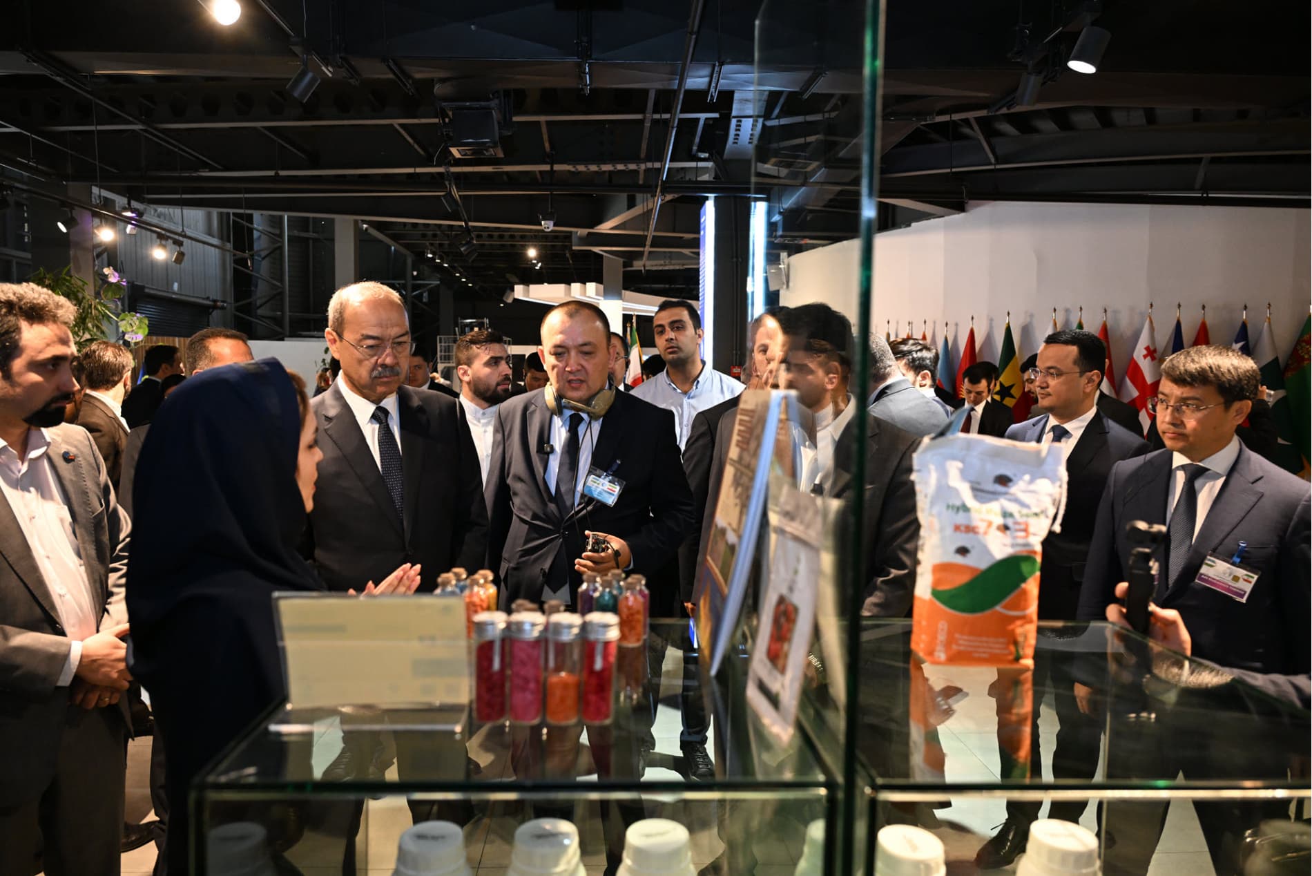 Теҳронда Эрон Президенти Ўзбекистон делегациясини қабул қилди