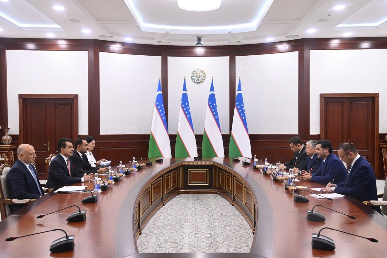 Глава МИД Узбекистана встретился с генеральным директором Организации образования, науки и культуры Исламского мира