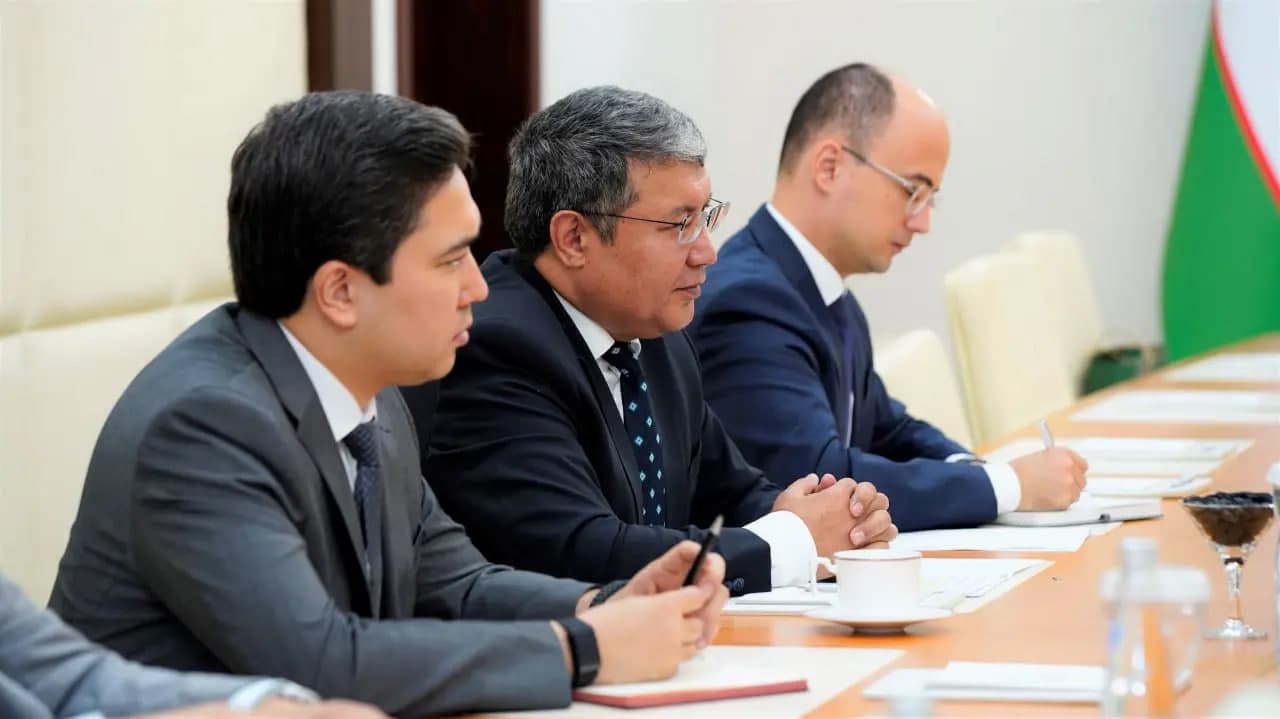 Adliya vaziri A.Tashkulov Singapur Xalqaro Mediatsiya markazi rahbari Jorj Lim bilan uchrashuv o‘tkazdi.