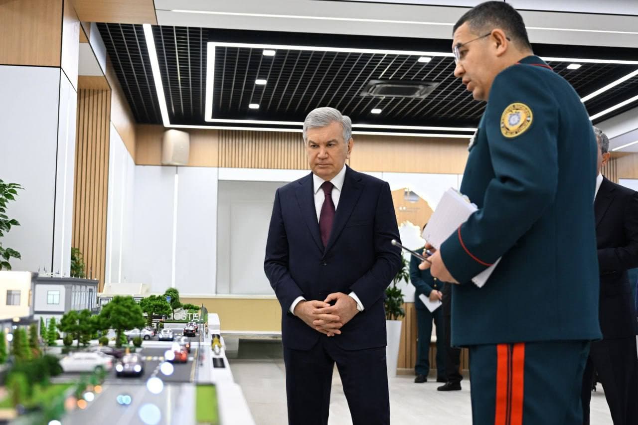 President reviews activities of Tashkent city Security Service