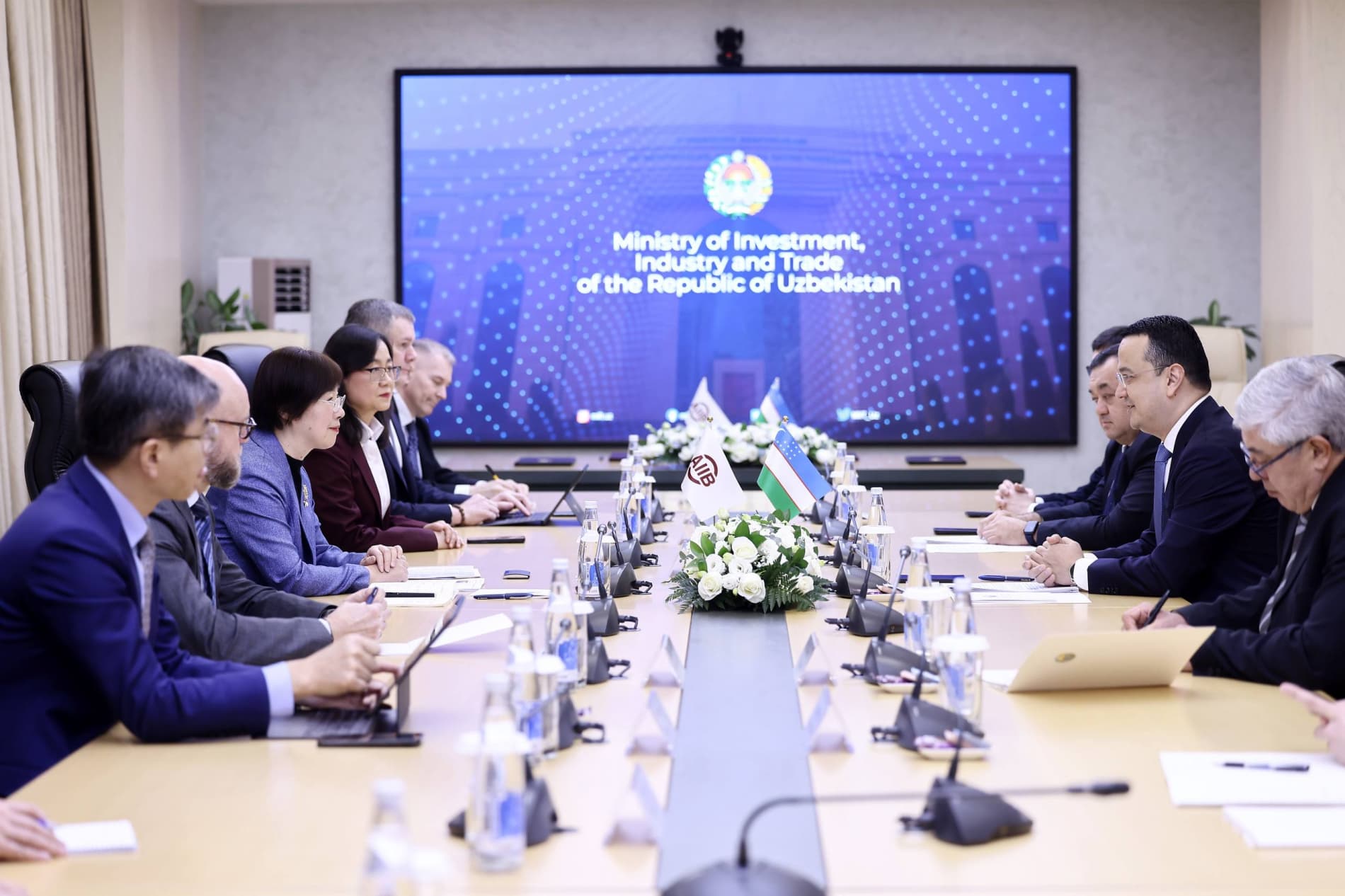 Cooperation between Uzbekistan and AIIB, as well as discussion of investments and promising projects