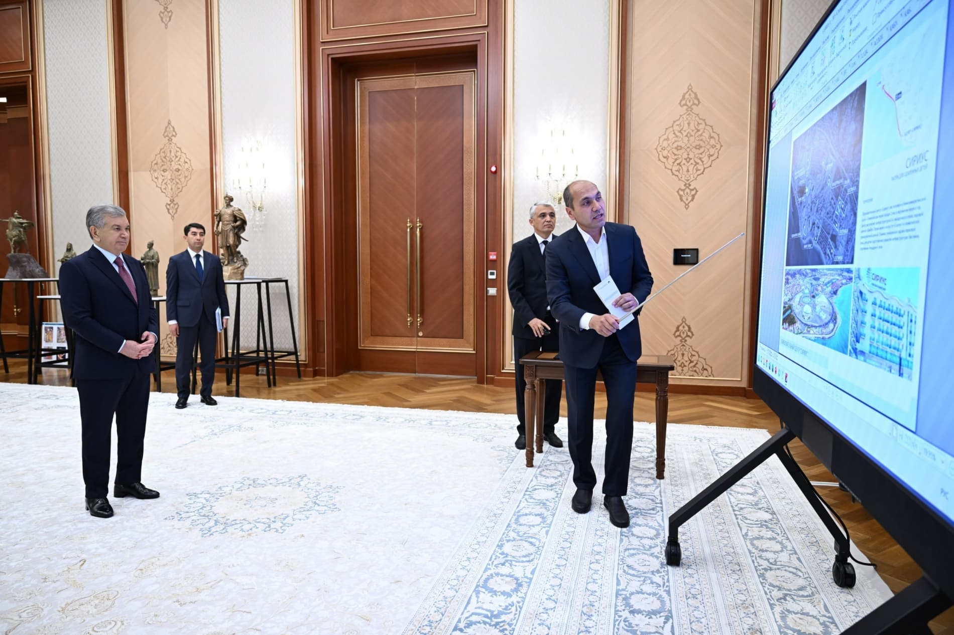Президент ознакомился с созидательными проектами