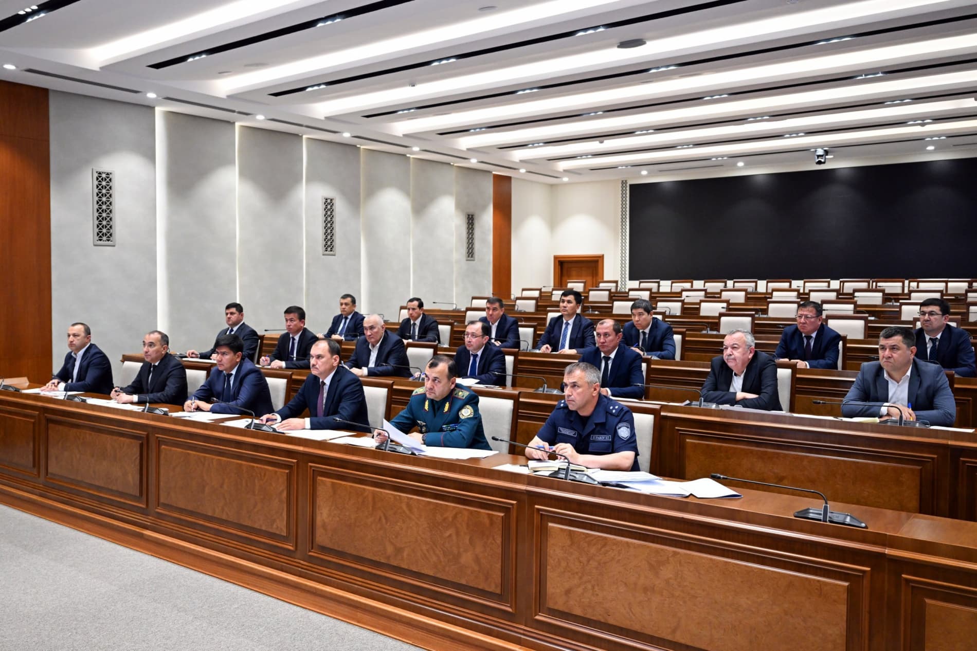 Measures to effectively use water fund lands and floodwaters reviewed