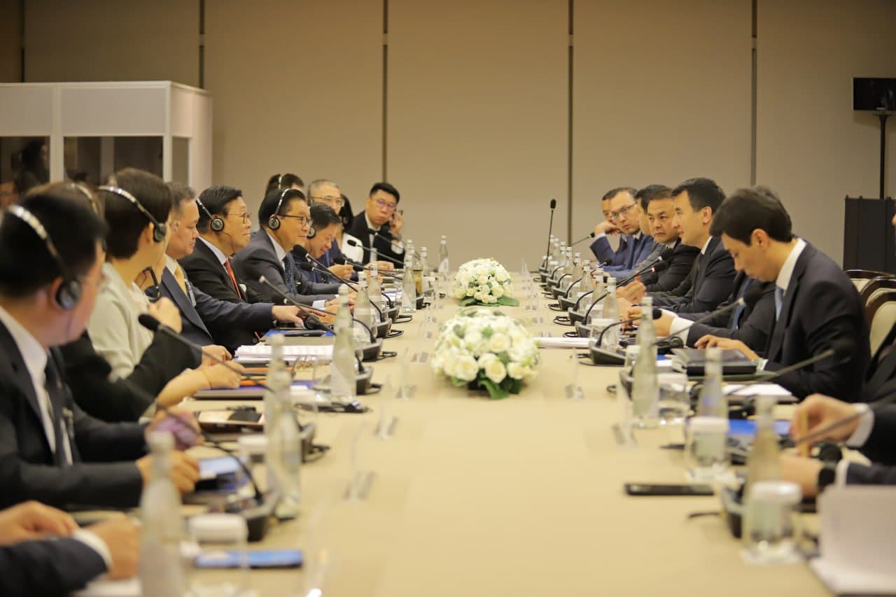 Business briefing and roundtable discussion of the Hong Kong delegation in Uzbekistan