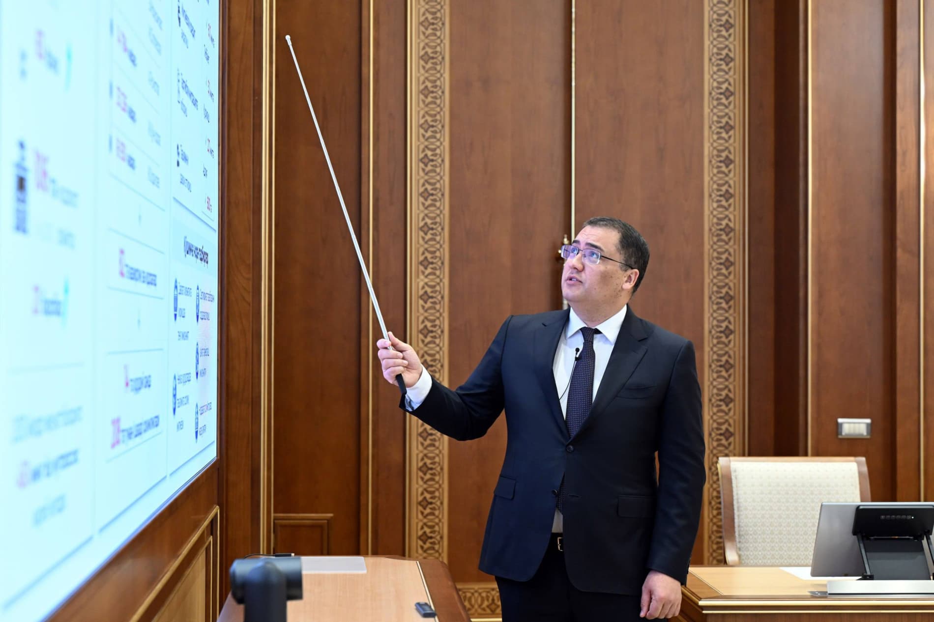 Олийгоҳлар битирувчиларининг бандлигини таъминлаш масалалари муҳокама қилинди