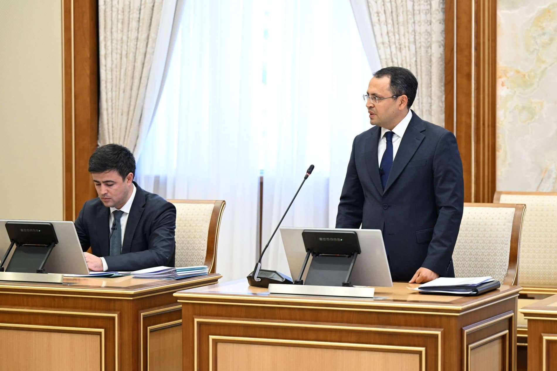 Камбағаллик ва ишсизликни қисқартириш бўйича манзилли чора-тадбирлар кўриб чиқилди