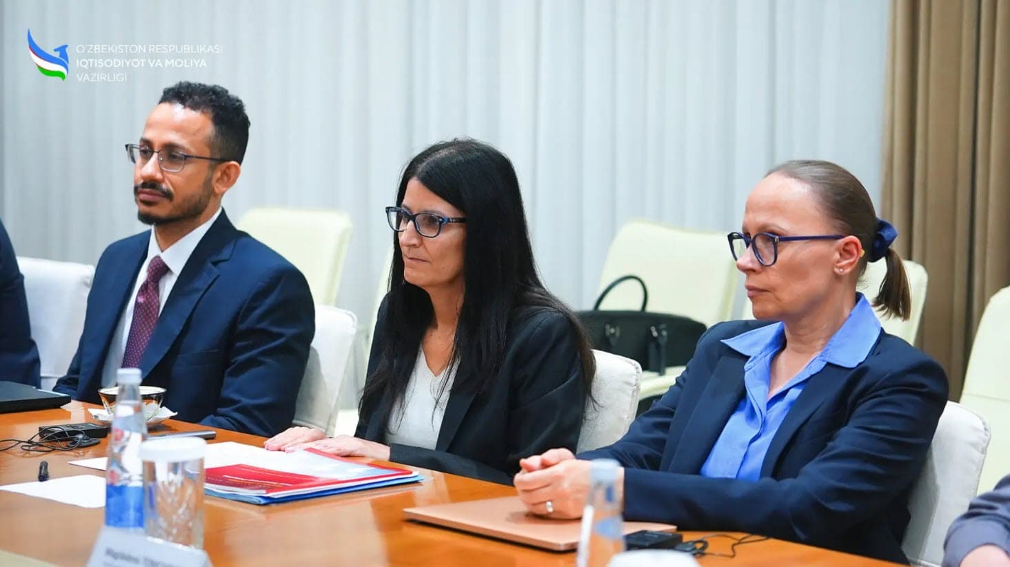A meeting was held with representatives of the International Monetary Fund