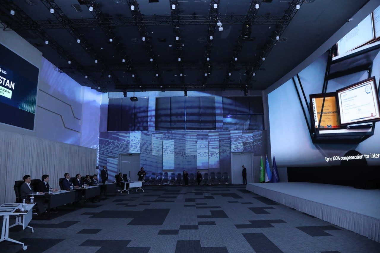 Cooperation in digital technologies