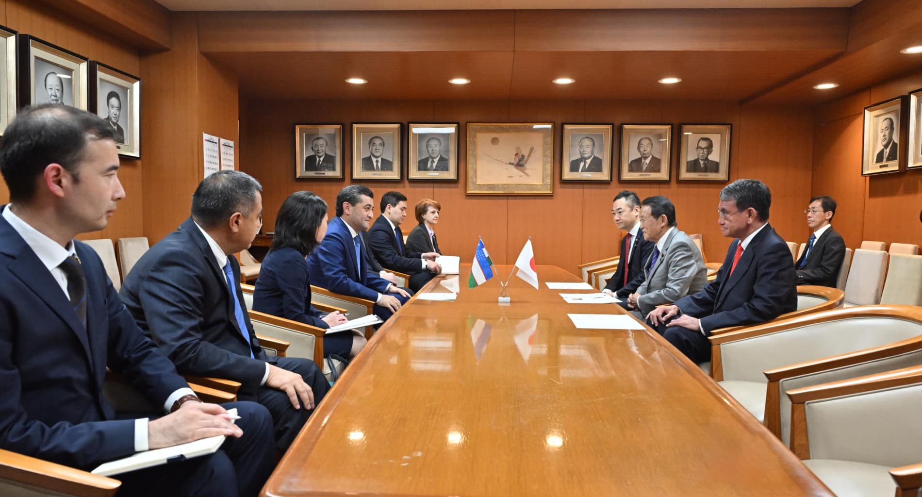 On the Visit of the Foreign Minister of the Republic of Uzbekistan to Japan