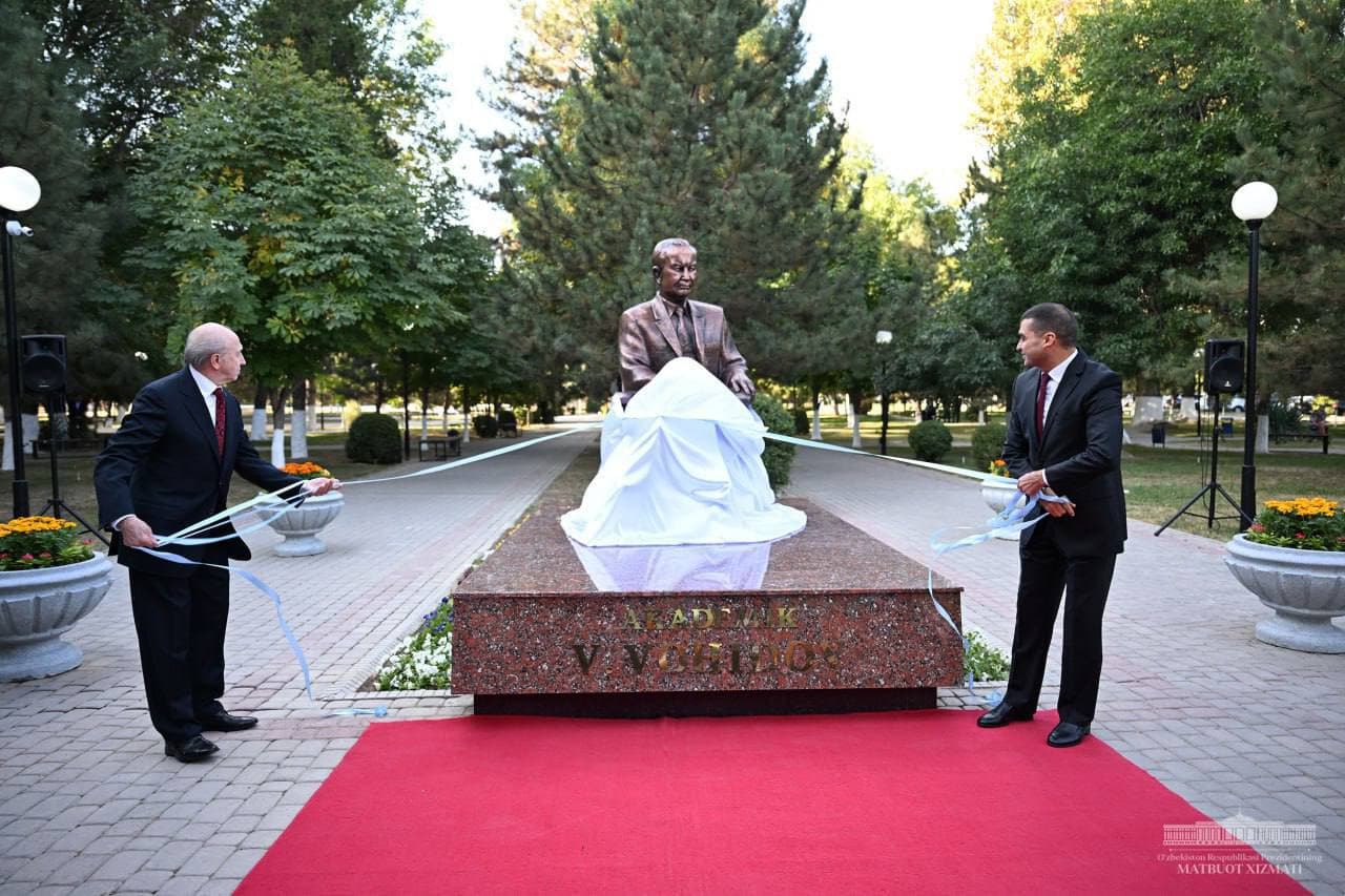 Vosit Vohidov nomidagi Respublika ixtisoslashtirilgan xirurgiya ilmiy-amaliy tibbiyot markazi o'zining 50 yilligini nishonlanmoqda