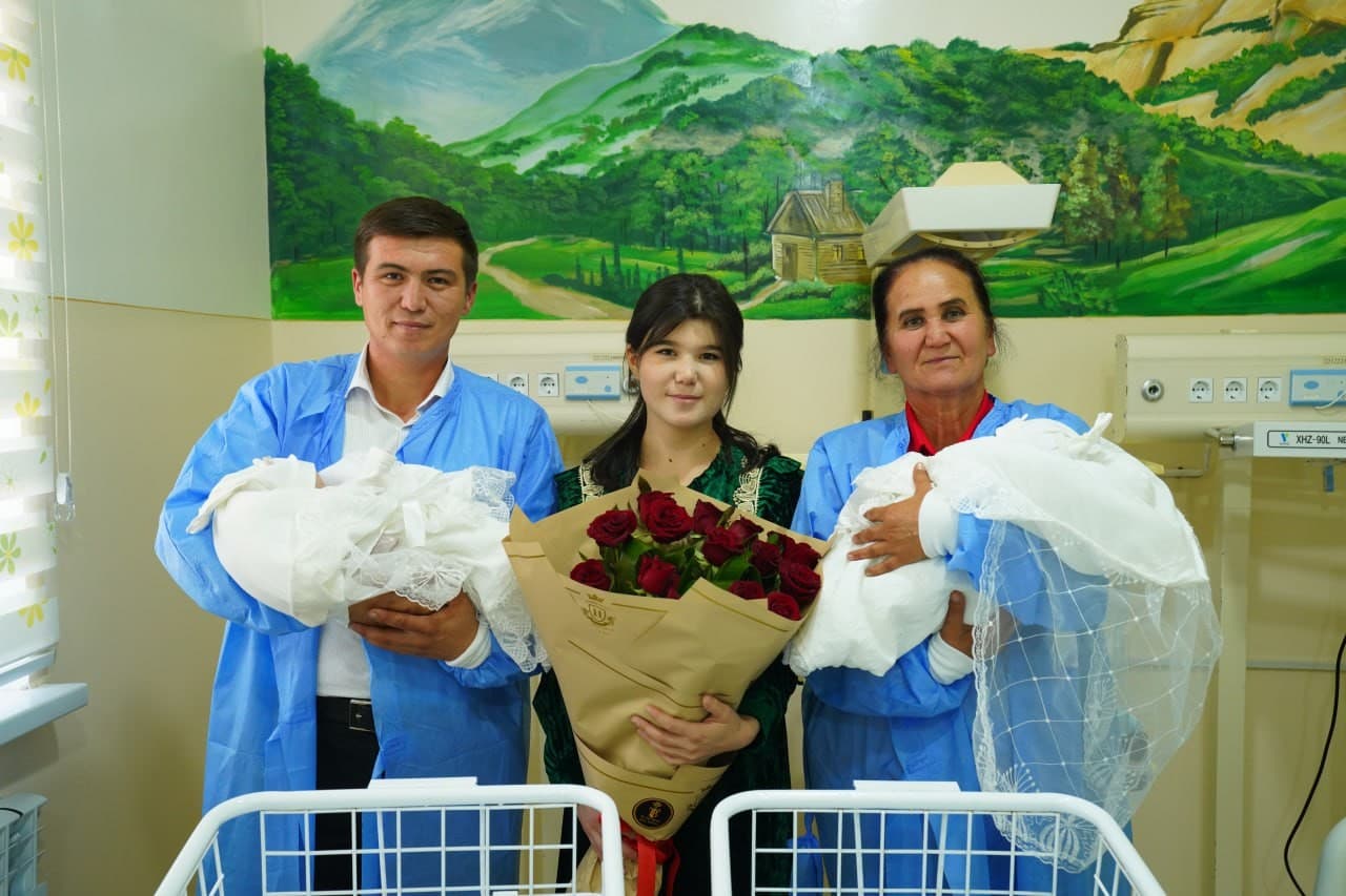 Минздрав: Узбекские врачи в экстренном порядке провели уникальную операцию по разделению сиамских близнецов