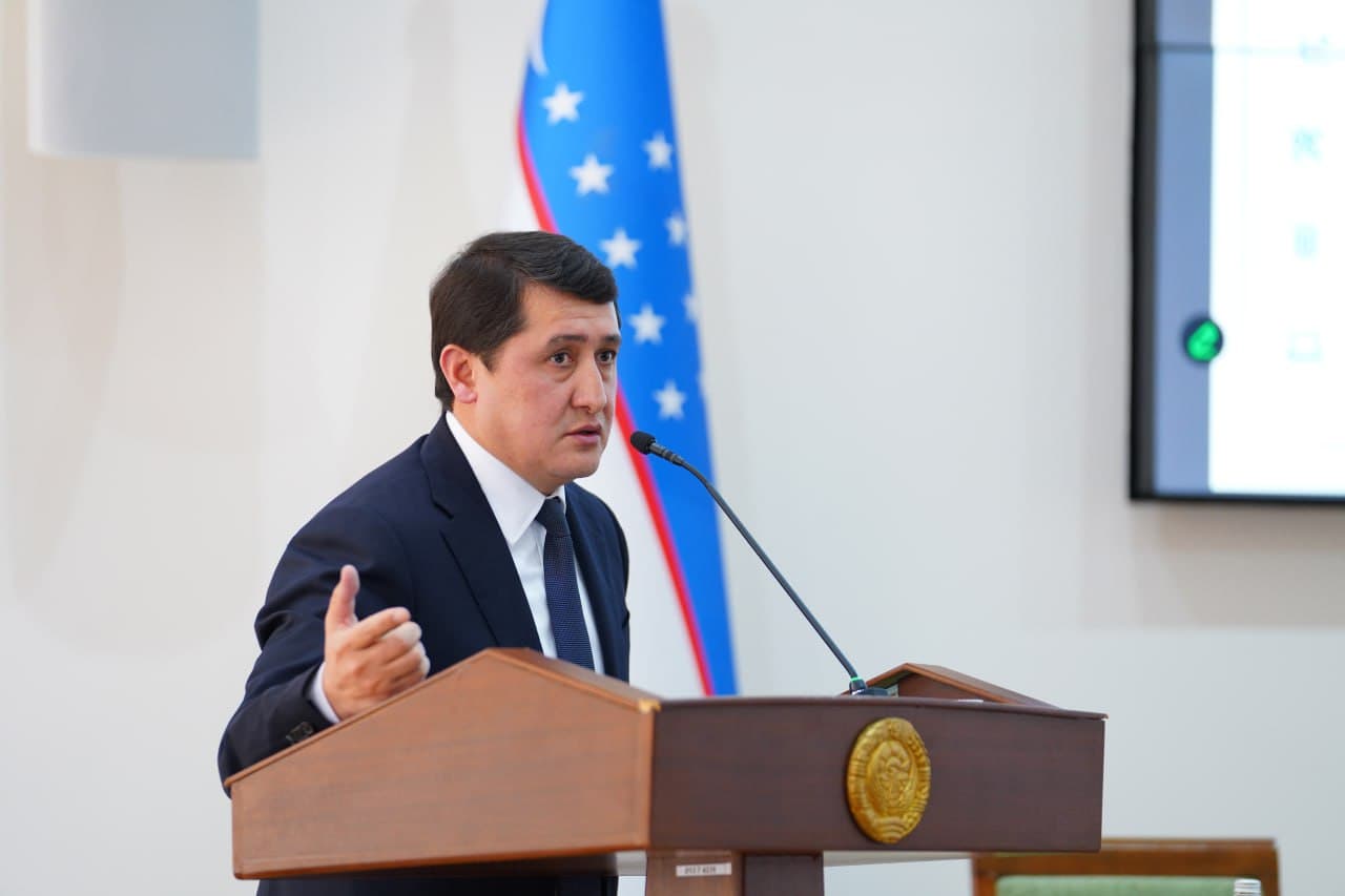 Tanqidiy-tahliliy ruhda davom etayotgan Hay'at yig'ilishidan fotolavhalar...