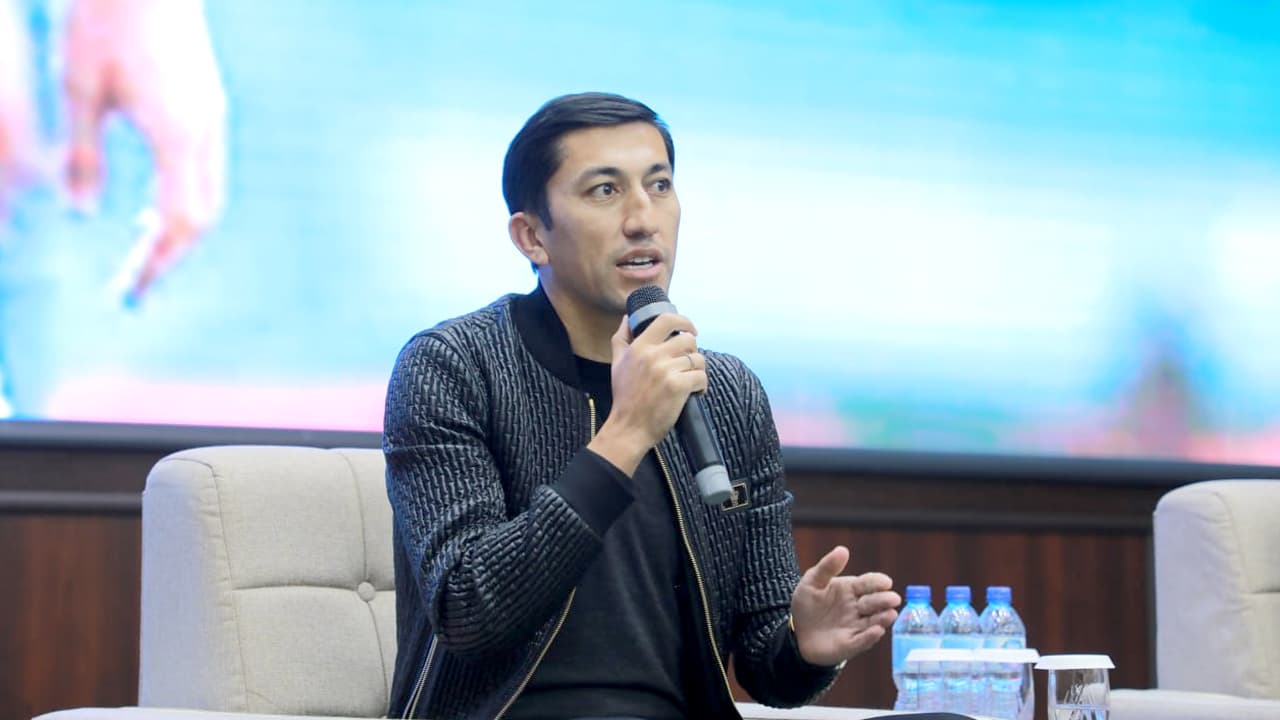 Одил Ахмедов, бывший капитан сборной Узбекистана, посетил Академию МВД