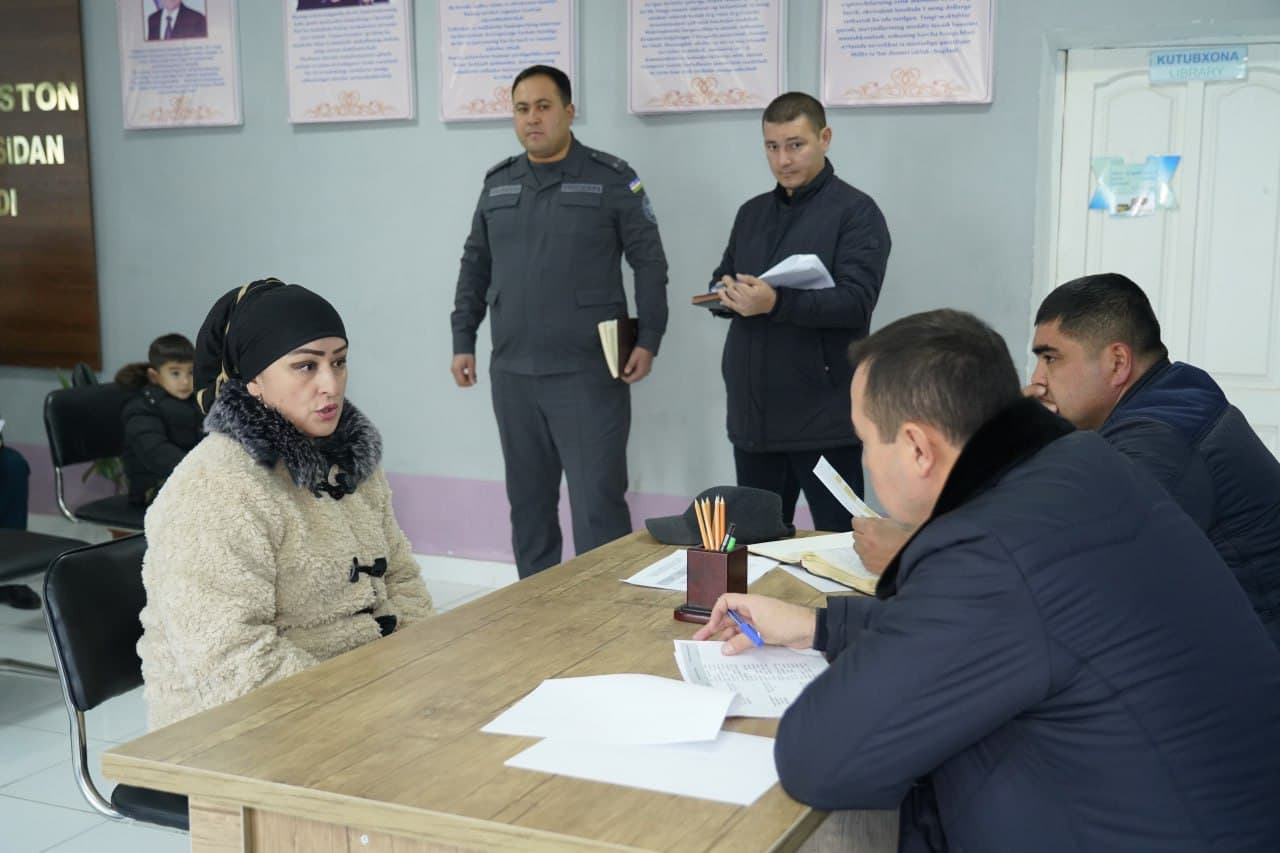 Наманган вилояти ИИБ бошлиғи ўринбосари Мингбулоқ туманида сайёр қабул ўтказди