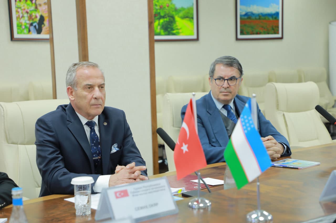ИИВ Академиясига Туркия Республикаси элчихонасининг ички ишлар масалалари бўйича маслаҳатчилари Семиҳ Окяр ва Мурат Карауста ташриф буюрди