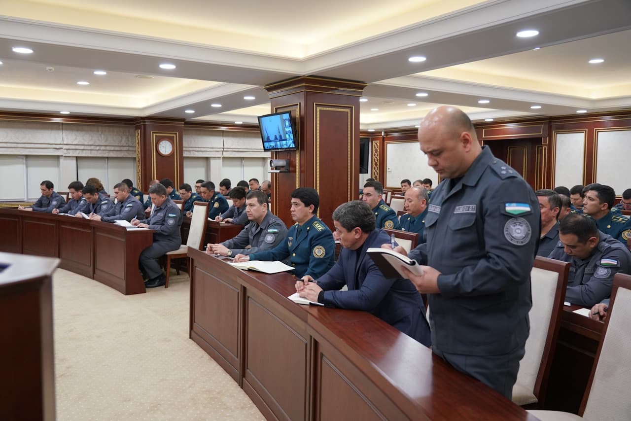 Ички ишлар вазири Пўлат Бобожонов томонидан Ўзбекистон Республикаси Президентининг ҳуқуқни муҳофаза қилувчи ва назорат органлари фаолиятини мувофиқлаштириш масалалари бўйича маслаҳатчиси Дониёр Қодиров иштирокида йиғилиш ўтказилди