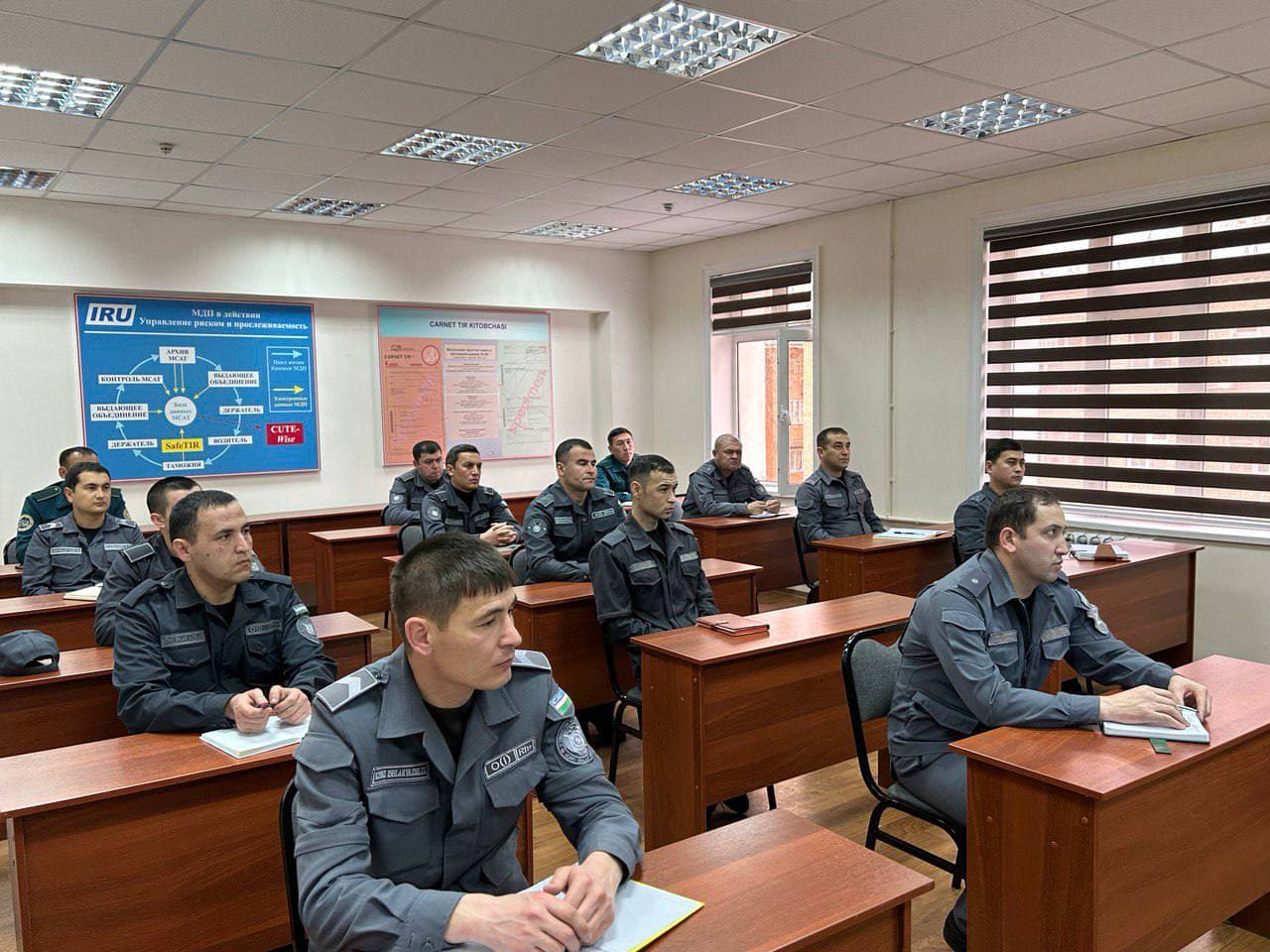 A short-term training course for employees of MIA penal correction institutions was successfully completed at the Faculty of Retraining and Advanced Training of the Customs Institute for the first time