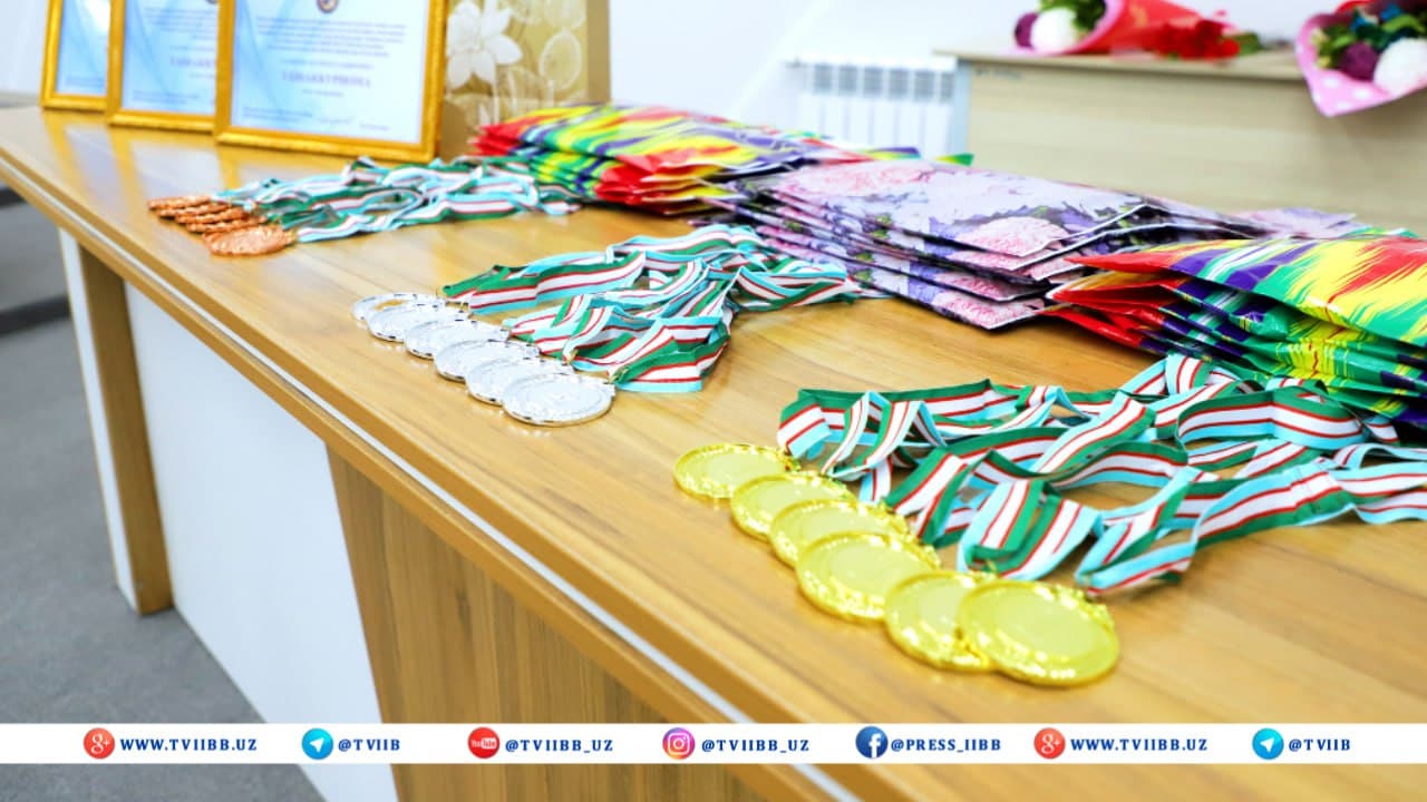 Тошкент вилояти ИИББ раҳбарияти ўзларига бириктирилган ёшлар билан учрашиб уларнинг муаммоларини ўрганишди