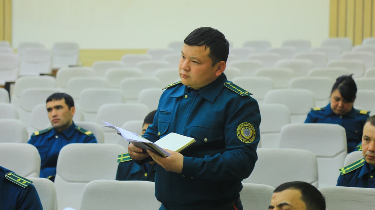 В УВД Андижанской области состоялась встреча по укреплению служебной дисциплины среди сотрудников Управления миграции и оформления гражданства и его подразделений на местах
