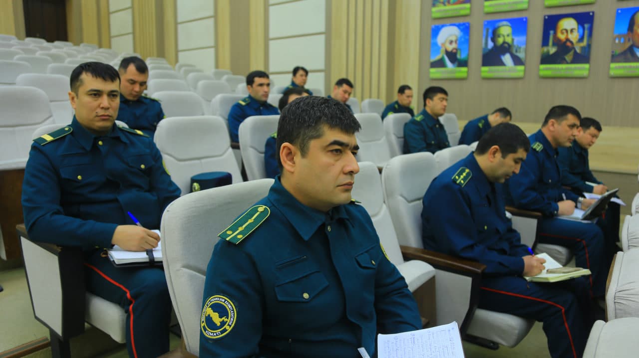 В УВД Андижанской области состоялась встреча по укреплению служебной дисциплины среди сотрудников Управления миграции и оформления гражданства и его подразделений на местах