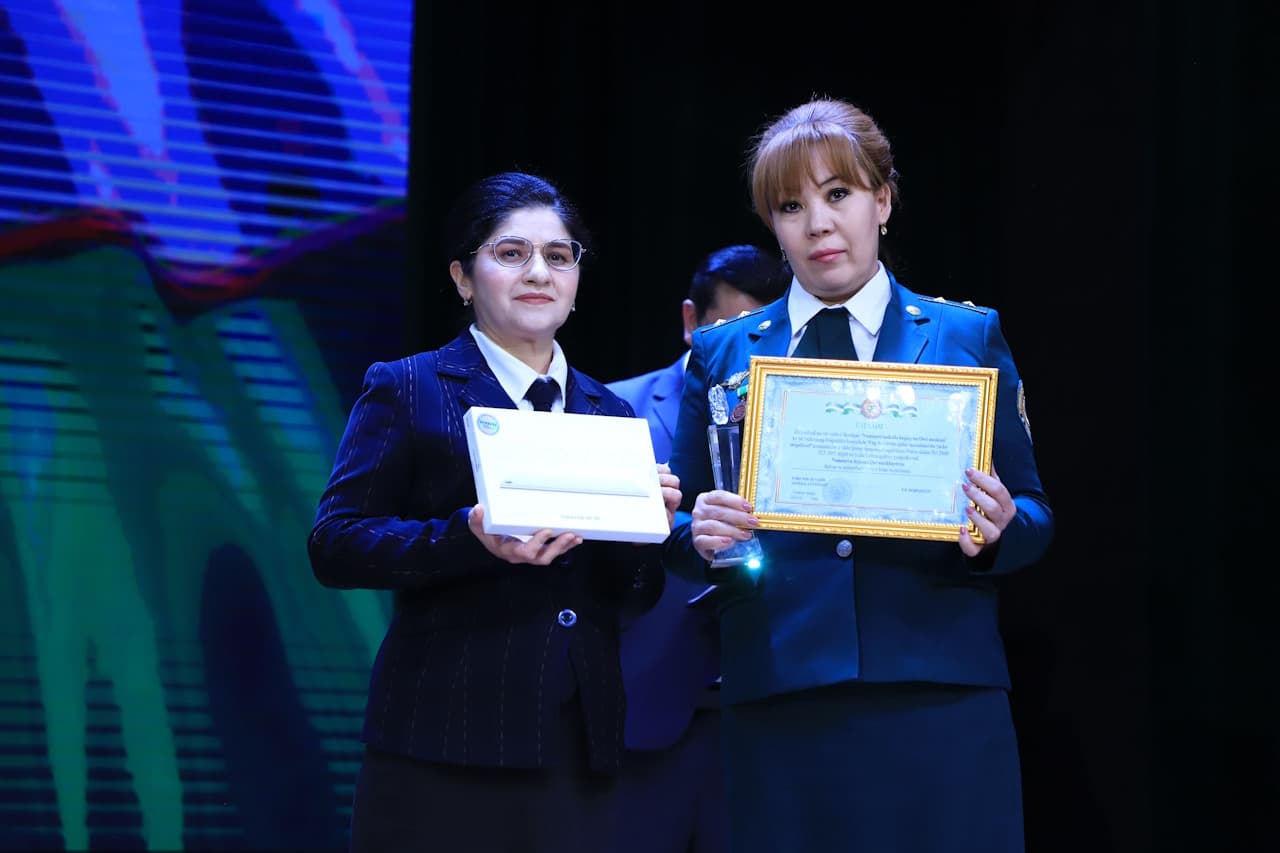 Ички ишлар вазири генерал-лейтенант Пўлат Бобожонов «Намунали ҳуқуқ тартибот маскани» республика босқичи ғолибларини ИИВ Маданият саройида бўлиб ўтган тантанали тақдирлаш маросимида қатнашди