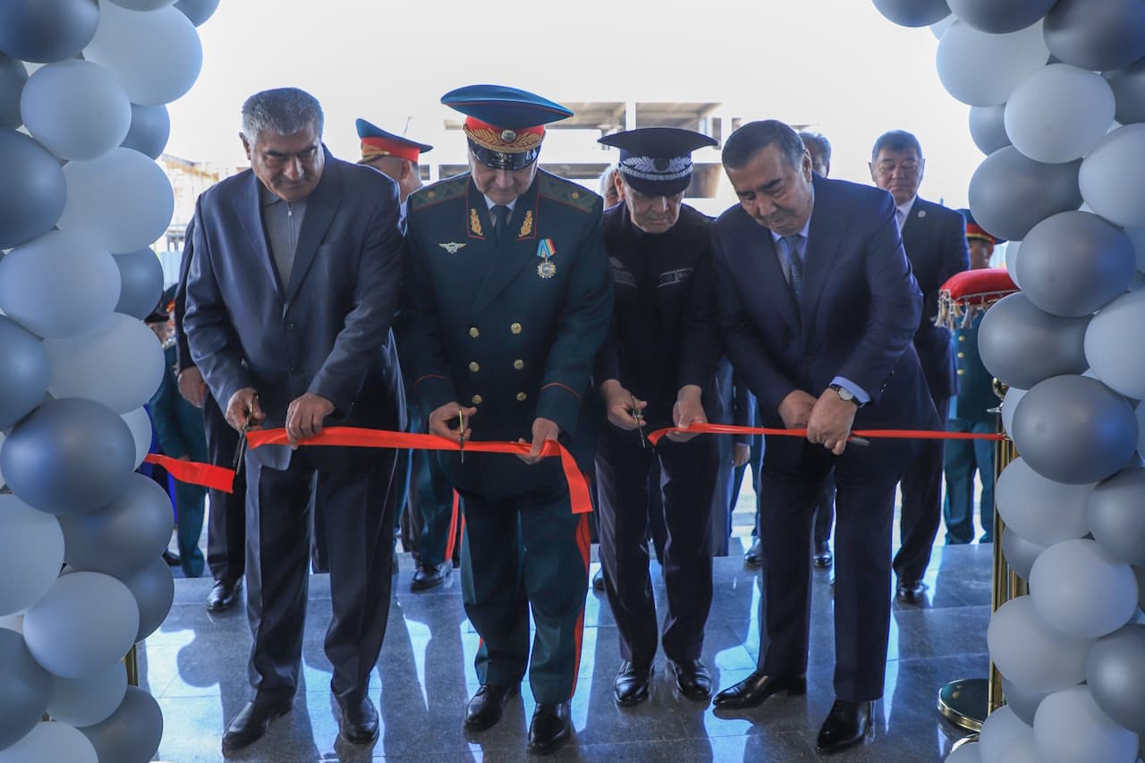 Ichki ishlar vaziri general-leytenant Poʻlat Bobojonov Toshkent viloyati ichki ishlar bosh boshqarmasining yangi maʼmuriy binosi ochilish marosimida ishtirok etdi
