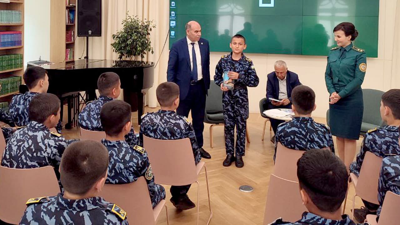 По инициативе МВД в рамках «Недели чтения» в Республиканской детской библиотеке был организован вечер поэзии