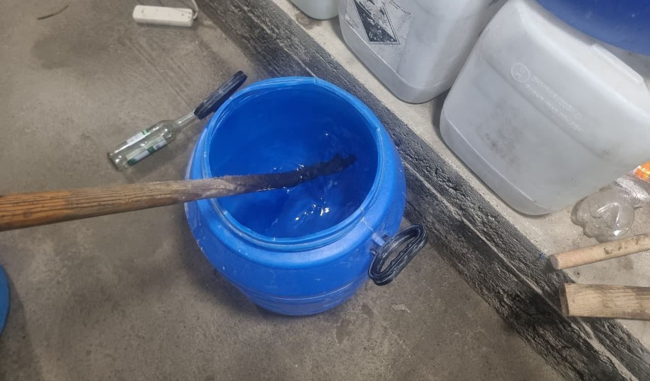 Сотрудниками Службы уголовного розыска УВД Кашкадарьинской области пресечена деятельность преступной группы, занимавшейся незаконным производством алкогольной продукции