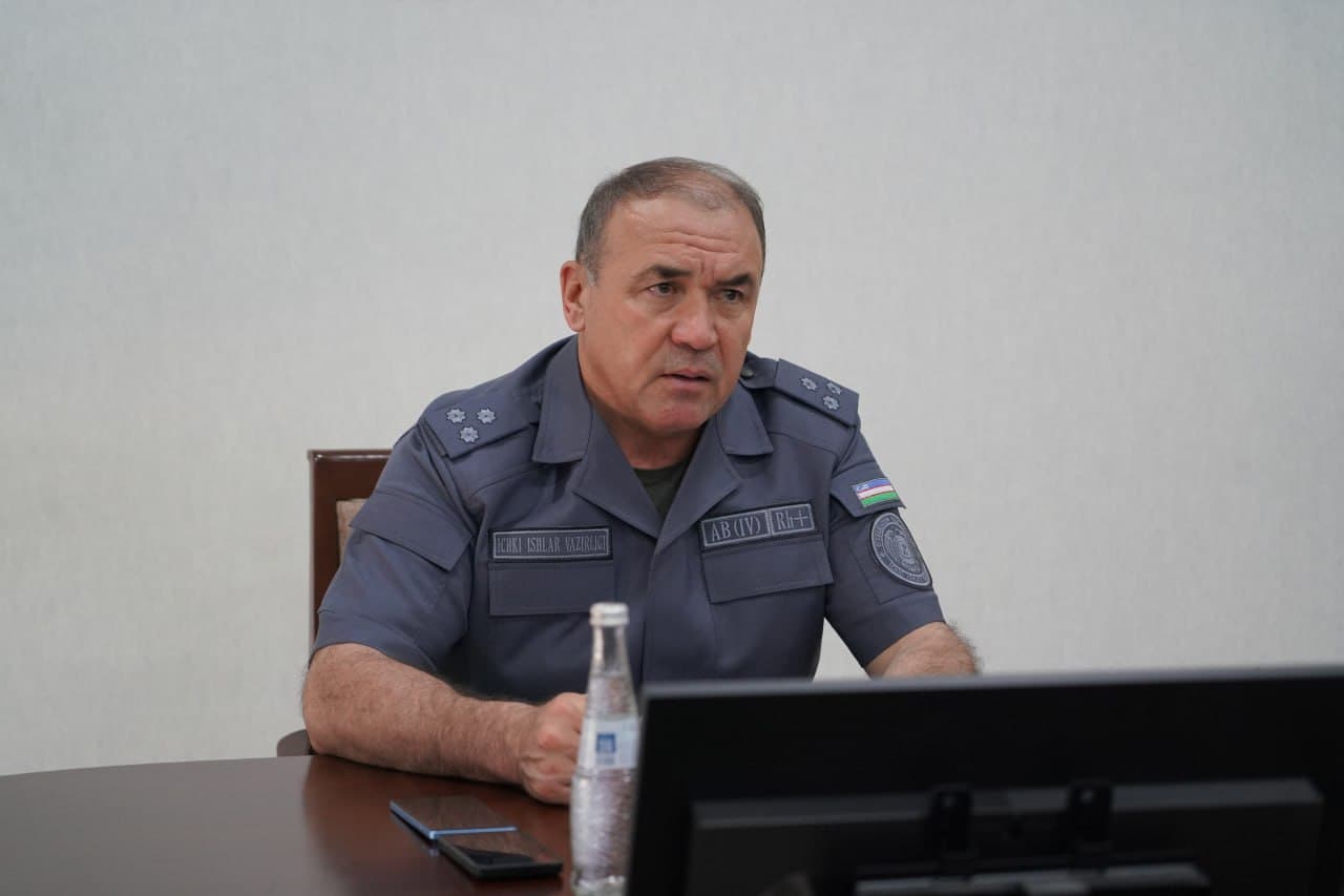 Samarqand viloyati IIB boshligʻi polkovnik Rahmat Mamatov yoʻl harakati xavfsizligi xizmati xodimlari bilan yigʻilish oʻtkazdi