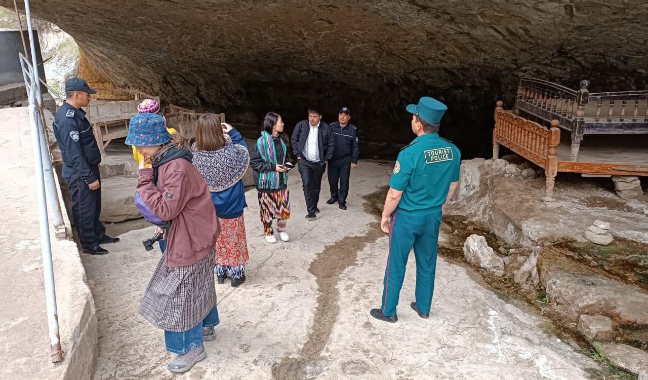 Организуются туры для иностранных гостей, посетивших Международный фольклорный фестиваль «Бойсун бахори»