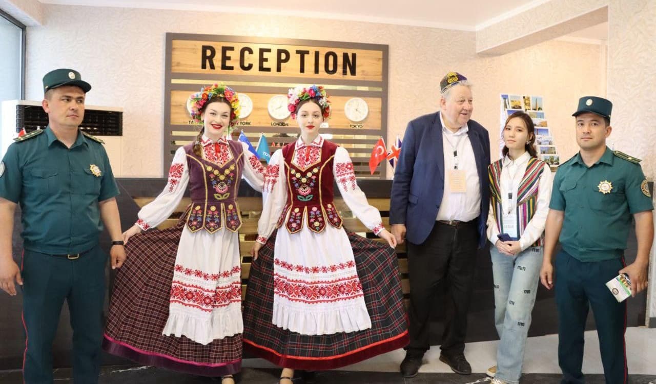 Организуются туры для иностранных гостей, посетивших Международный фольклорный фестиваль «Бойсун бахори»